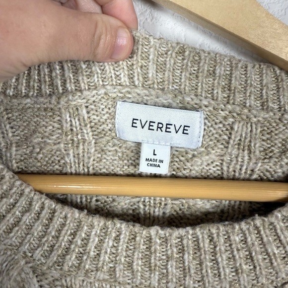 NWOT Evereve Women’s Raw Edge Cable Knit Sweater in Beige Size L - Picture 3 of 8